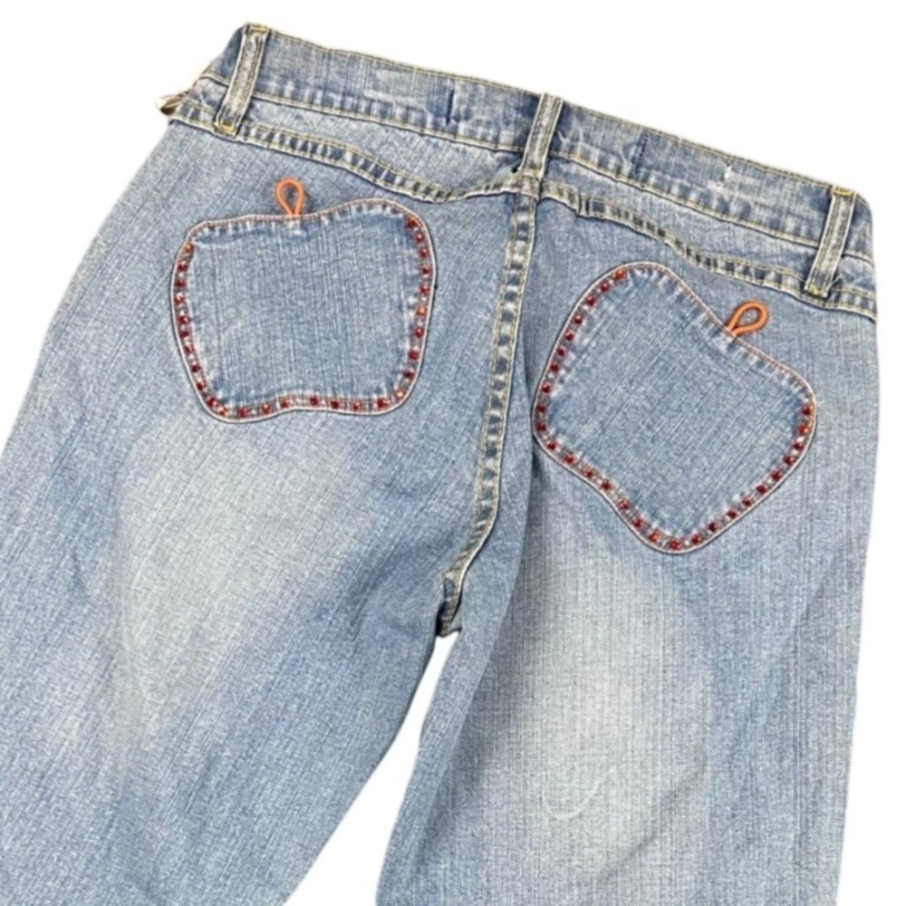 VTG Apple Bottoms Light Wash Red Rhinestone Apple Pocket Capri Jeans Size 5/6